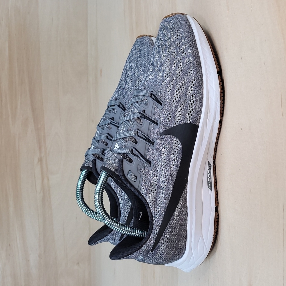 Nike Pegasus 36 Air Zoom  Women's Gray/Black Running Shoes AQ2210-001